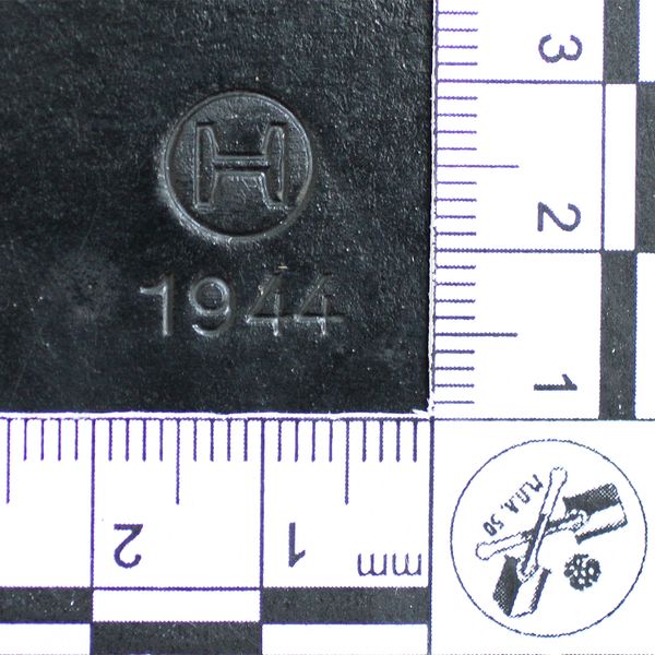 Файл:Swiss Case H1944 02.jpg